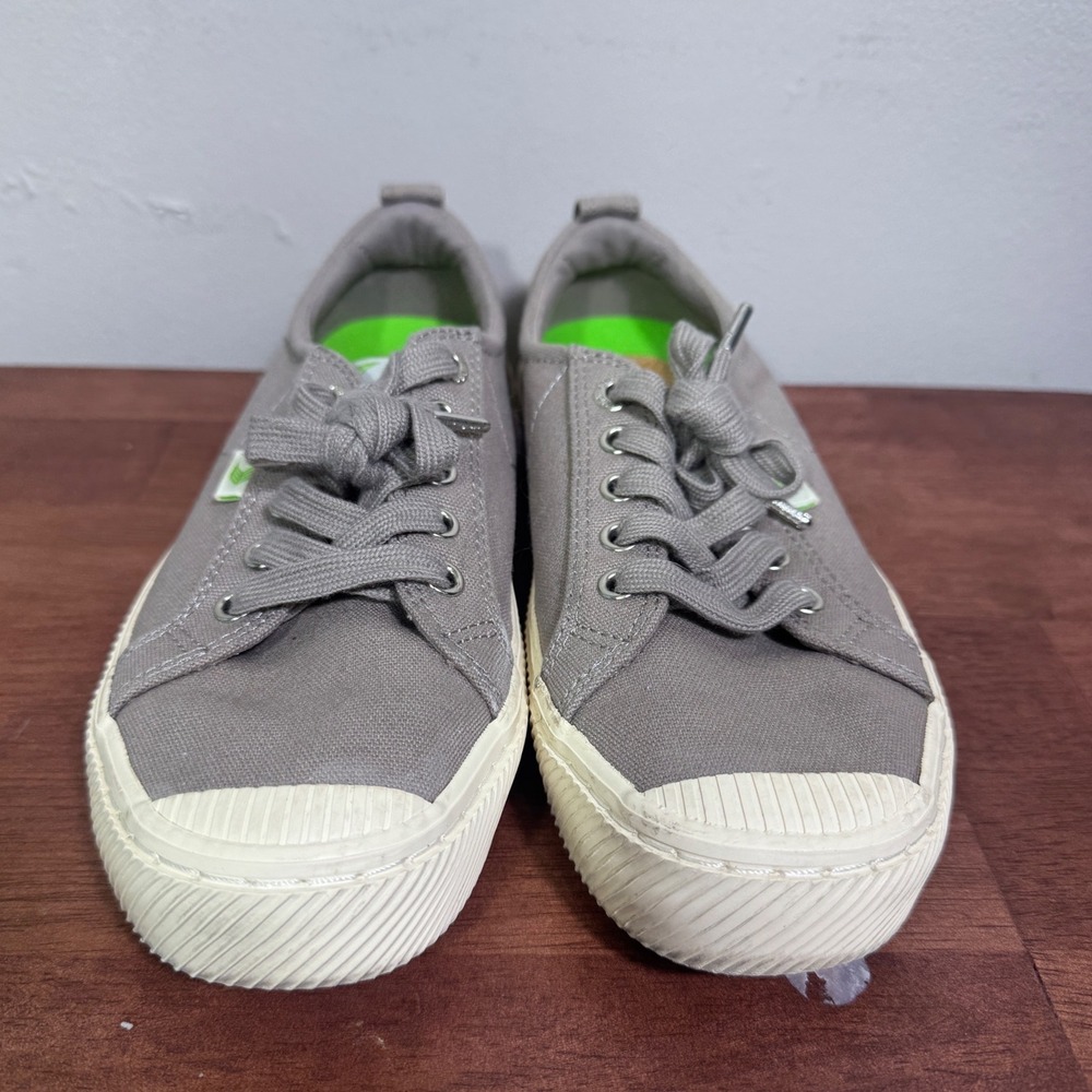 Cariuma OCA Low Pro Mystic Grey Canvas Sneakers 8 Women/6.5 Men Unisex Casual - Picture 2 of 11